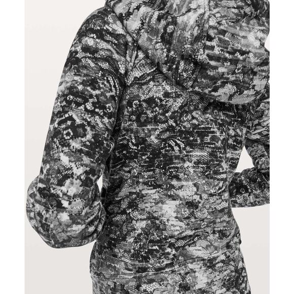 Rare Lululemon Scuba Hoodie Cotton Fleece
Masked Lace Starlight Black Size 2 - Picture 5 of 10